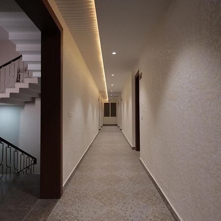 Hotel Regal Palm Murádábád Kültér fotó
