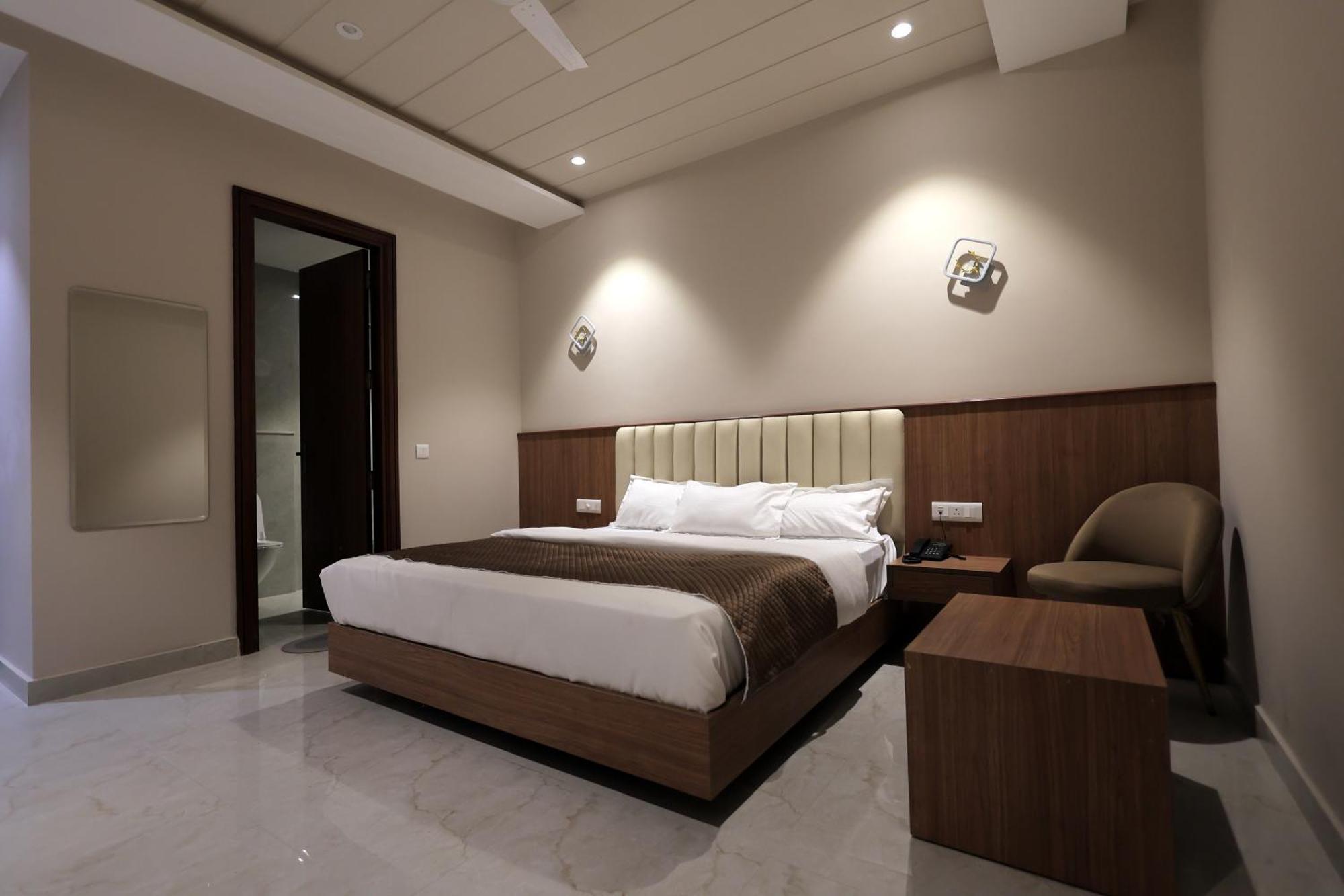Hotel Regal Palm Murádábád Kültér fotó